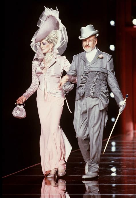 christian dior john galliano couture 2000 aw|Christian Dior haute couture 2000.